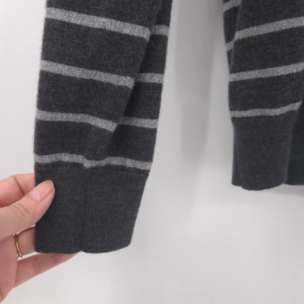 Banana Republic Italian Baruffa merino wool Sweater Mens M Gray Striped Crewneck